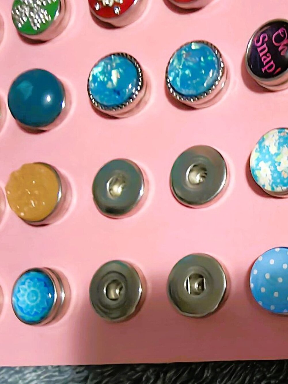 🪩Snap Charms Lot – 50+ Pieces + Display Board - Picture 6 of 8